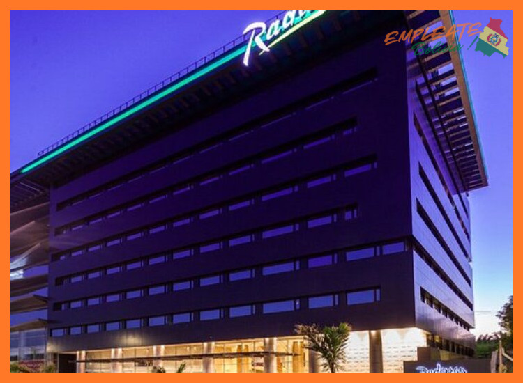 ¿Qué beneficios ofrece el hotel a sus colaboradores?