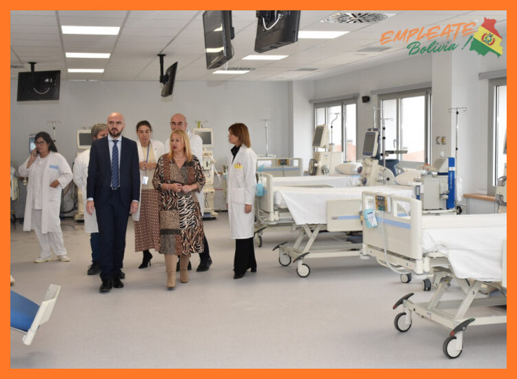 ¿Qué tipos de puestos clínicos y no clínicos suele ofertar el Hospital Santa Bárbara en sus convocatorias de 'Trabaja con Nosotros'?